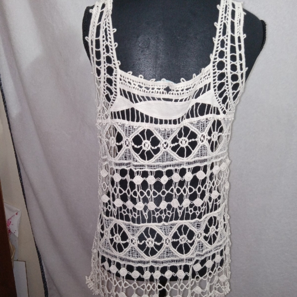 Maurices Cream Crochet Lace Top Size M - Picture 8 of 12